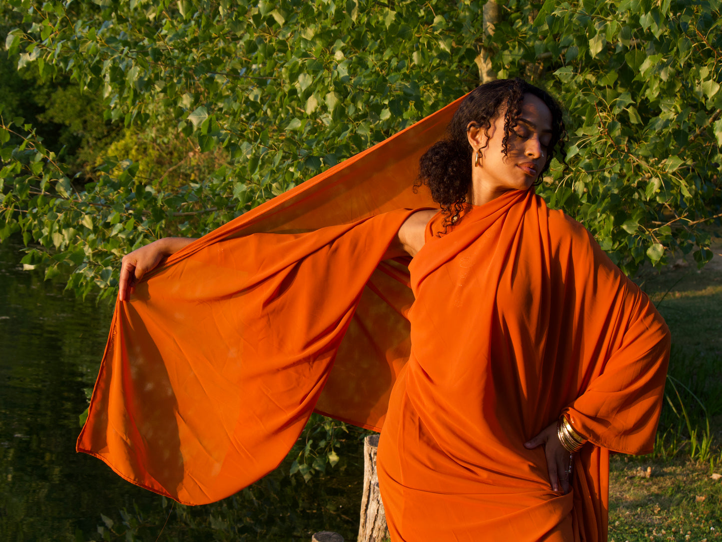 Aïcha – Melfha cousue et modernisée, prête-à-porter saharienne