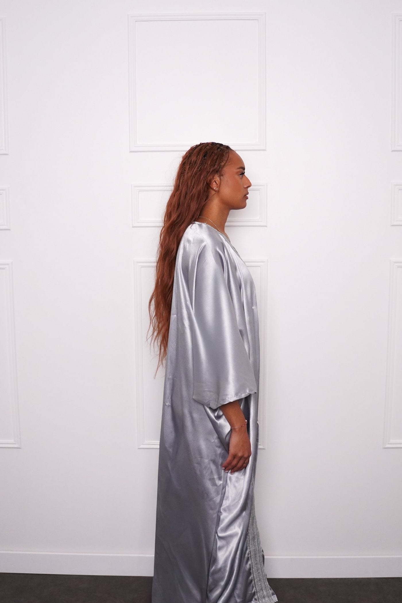 Fatim Dress – Élégance Satinée et Intemporelle