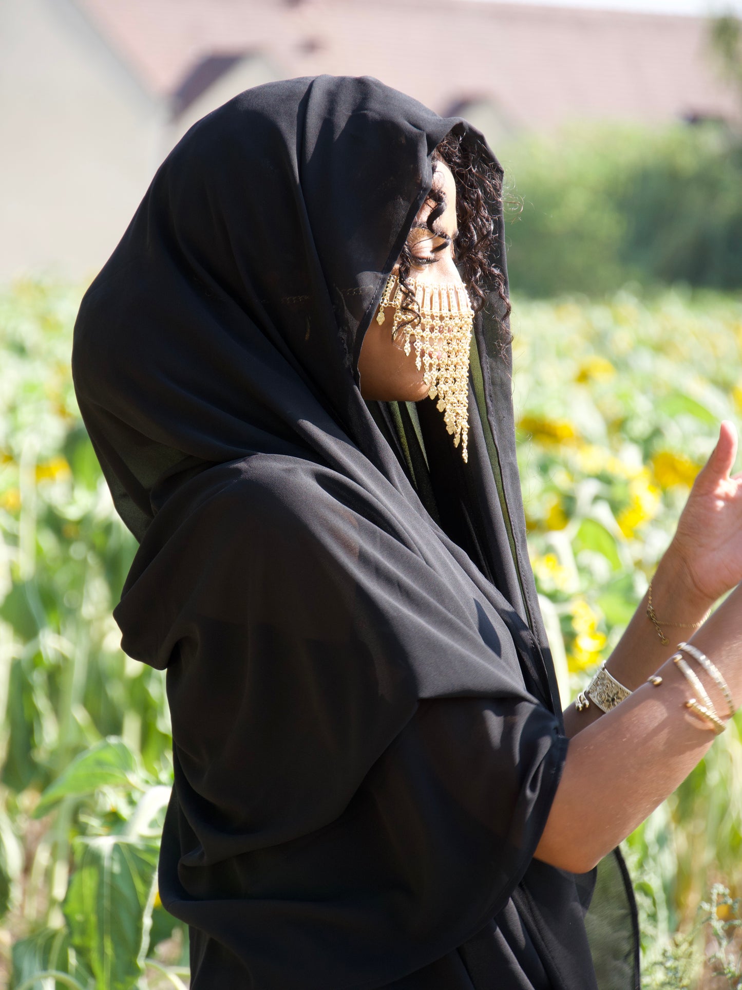Khadija – Melfha cousue modernisée noire, tenue saharienne élégante