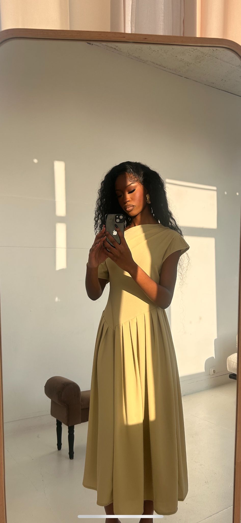 Olivia Dress – Simplicité & Élégance Contemporaine