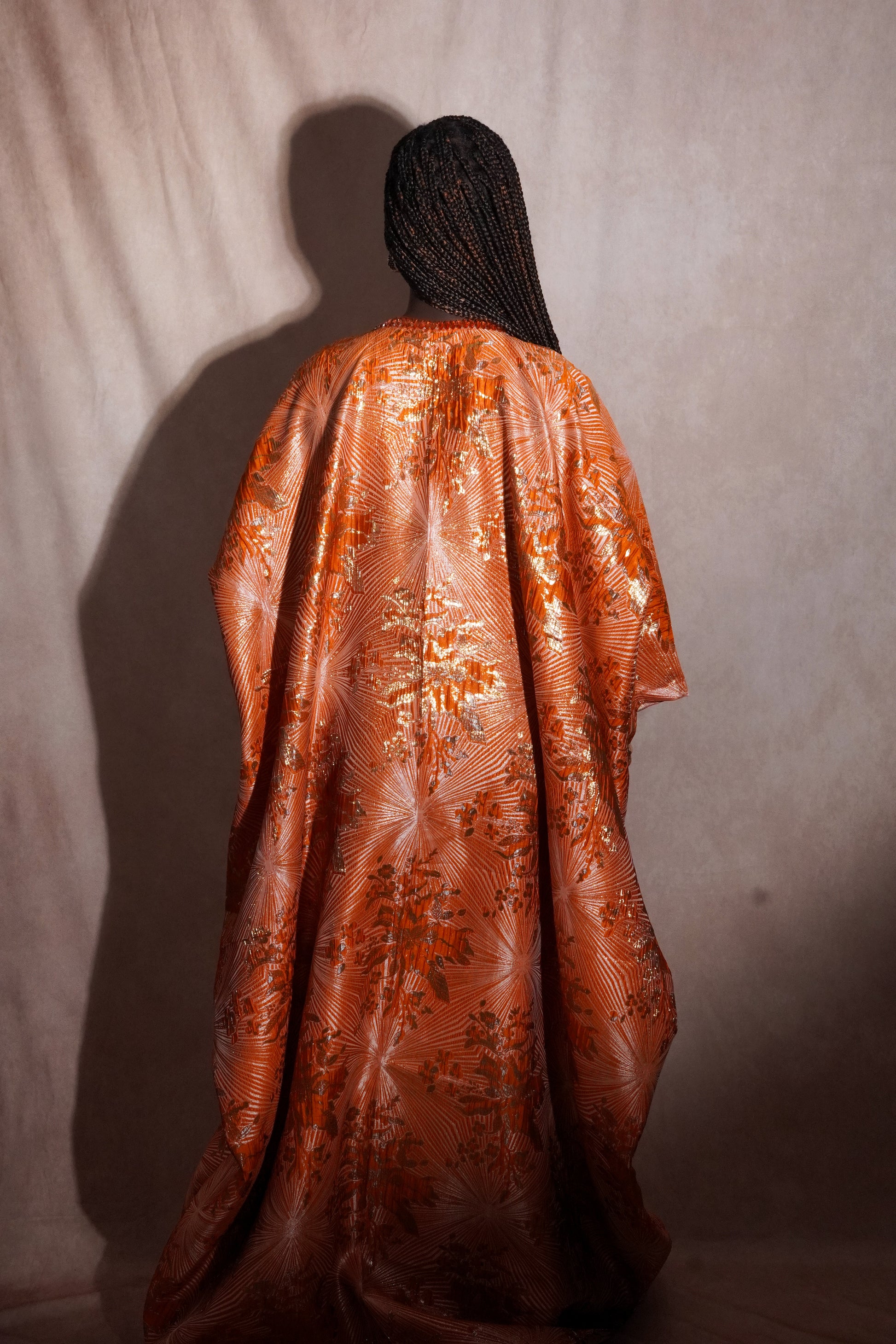 Alicia Dress - Boubou africain en brocard majestueux Orange 